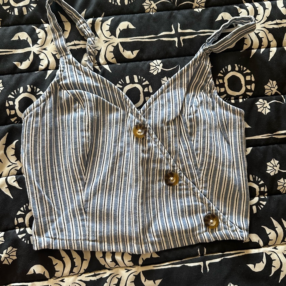 Size small Hollister striped cropped button tank